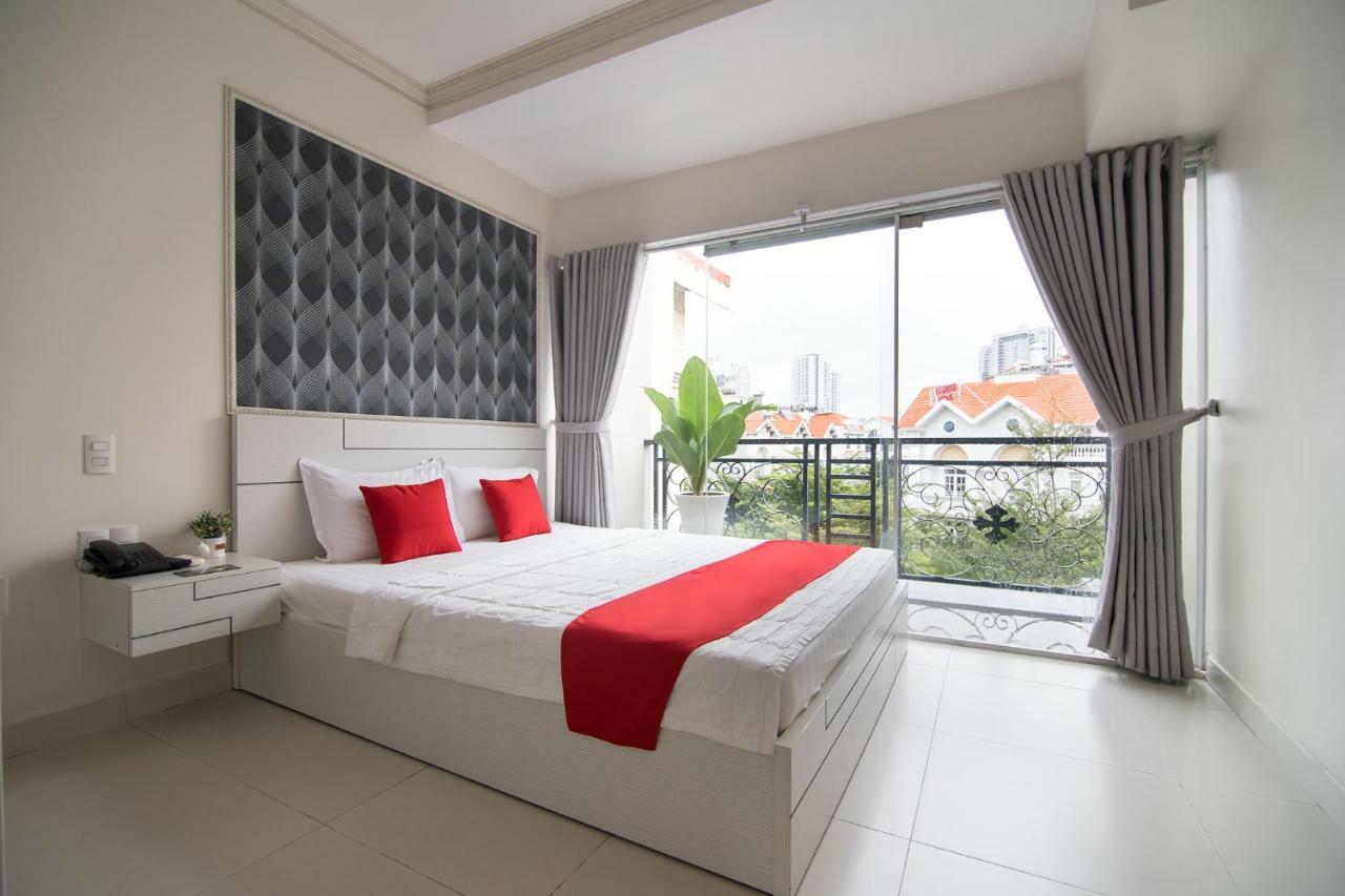Bin Bin Hotel 4 - Near Sunrise City D7 Ho Şi Min Dış mekan fotoğraf