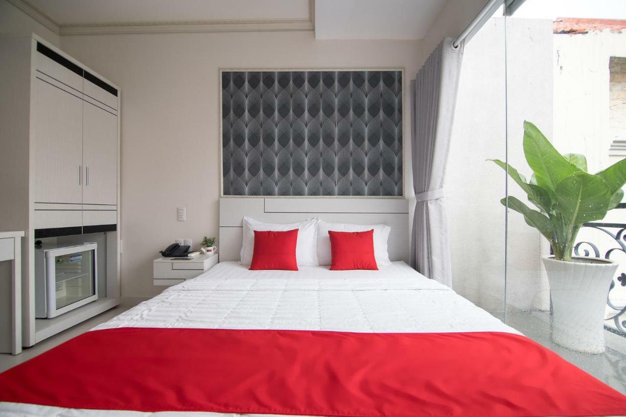 Bin Bin Hotel 4 - Near Sunrise City D7 Ho Şi Min Dış mekan fotoğraf