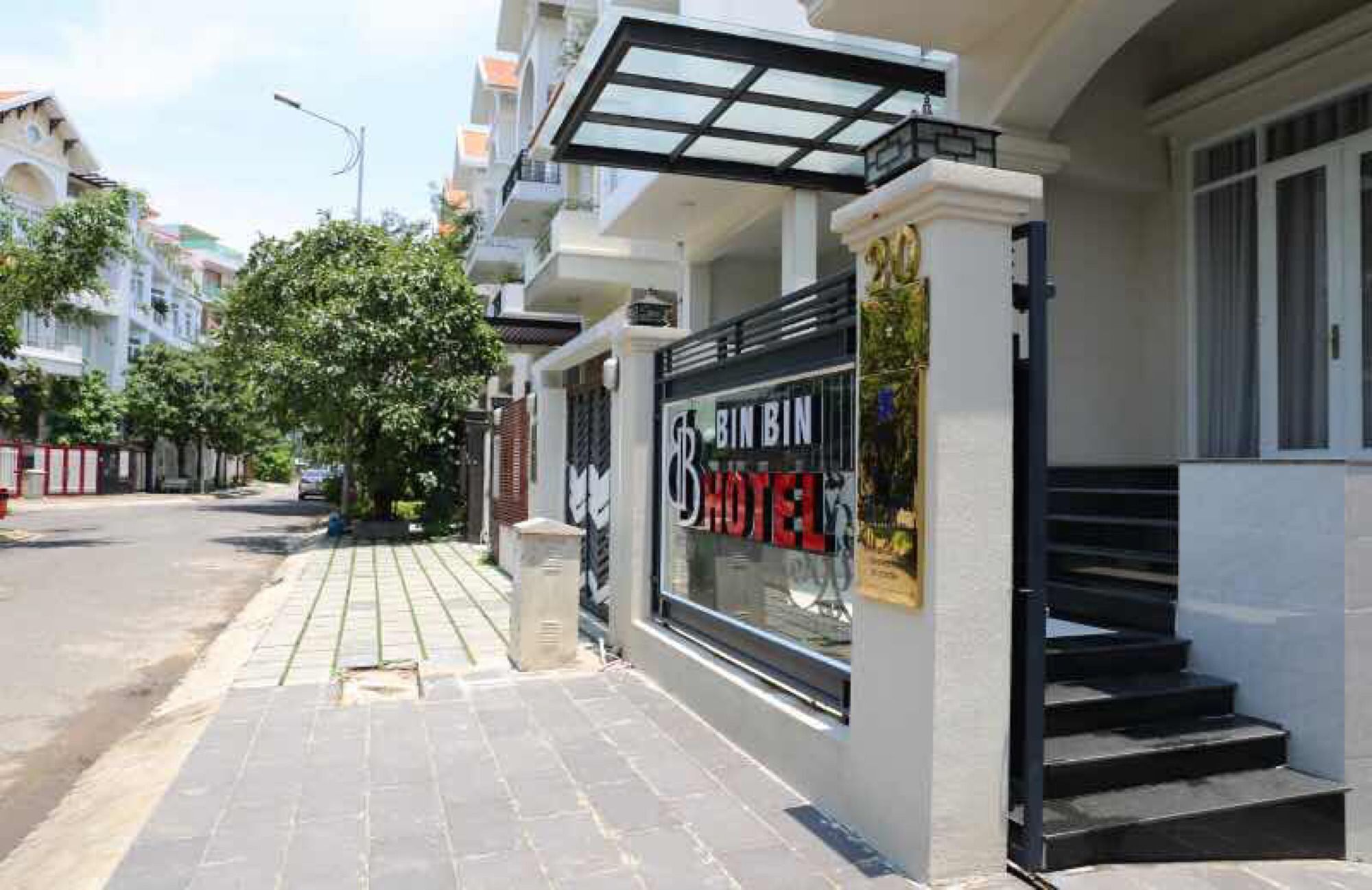 Bin Bin Hotel 4 - Near Sunrise City D7 Ho Şi Min Dış mekan fotoğraf